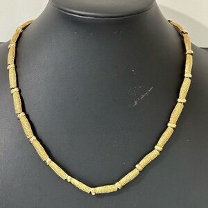 Vintage Avon gold tone link choker style necklace #261
